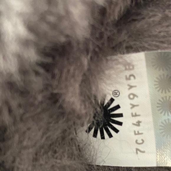 UGG Classic Short Boots Grey 6 - Picture 7 of 16